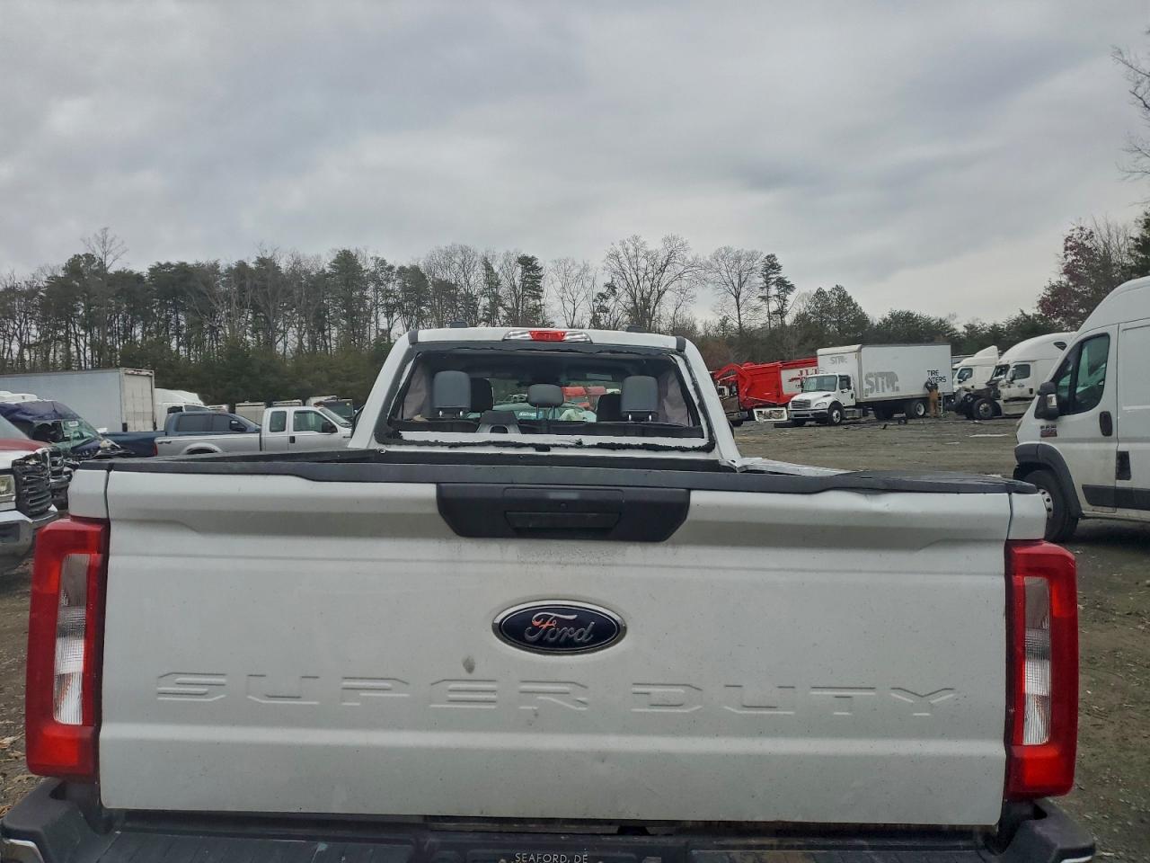 Ford F-350 Super Duty Image 3