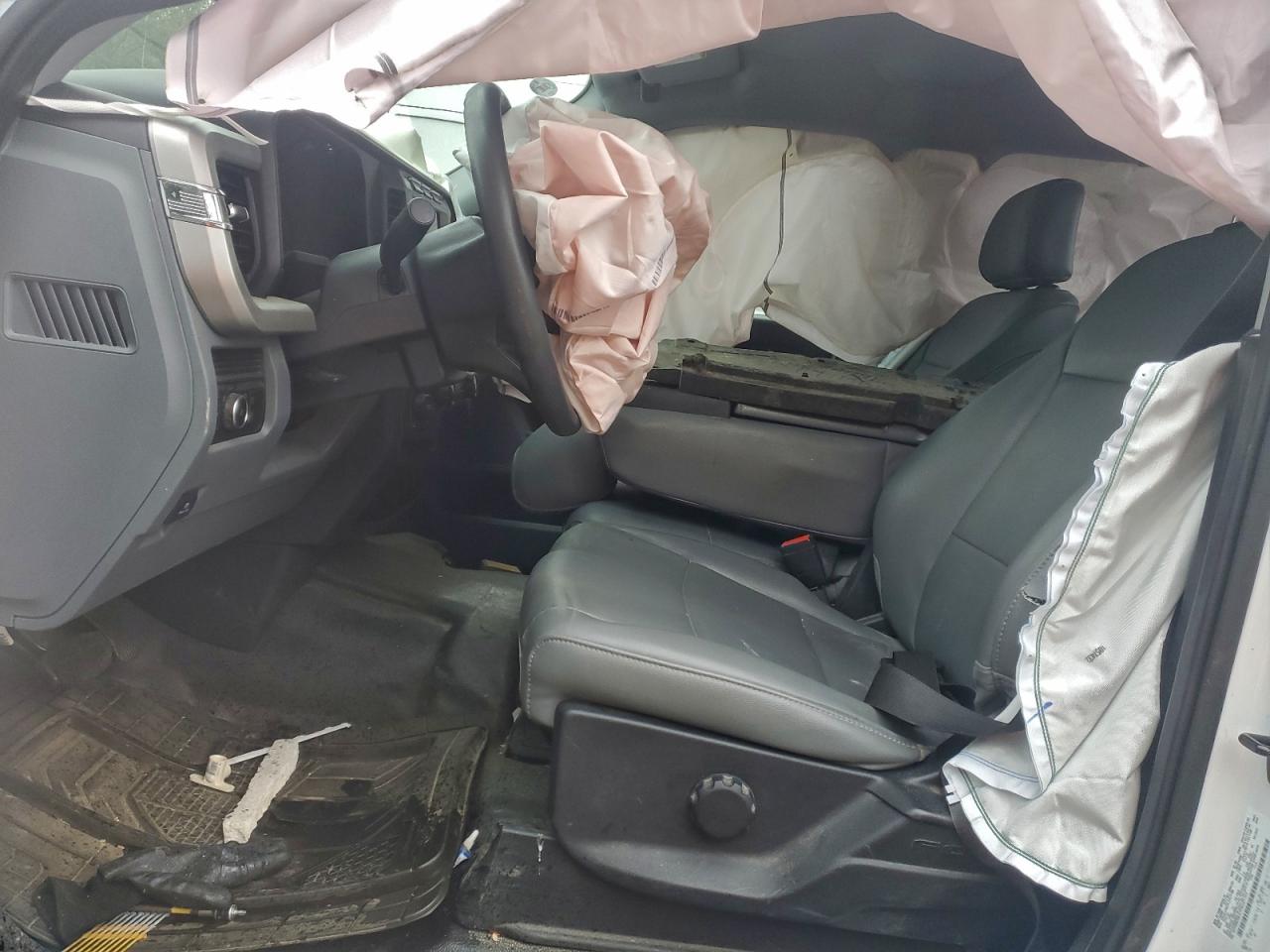 Ford F-350 Super Duty Image 5