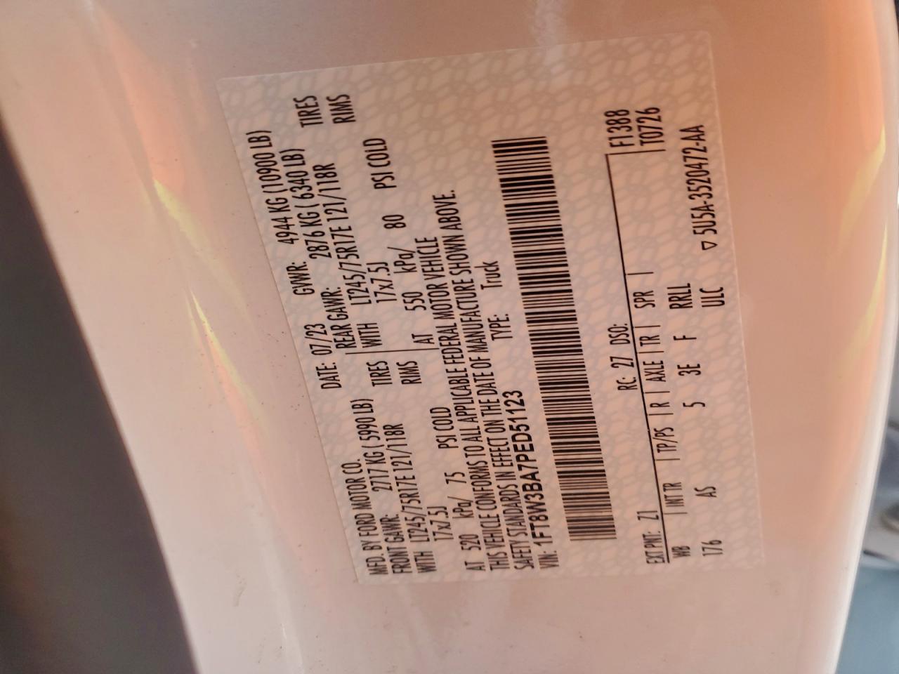 Ford F-350 Super Duty Image 7