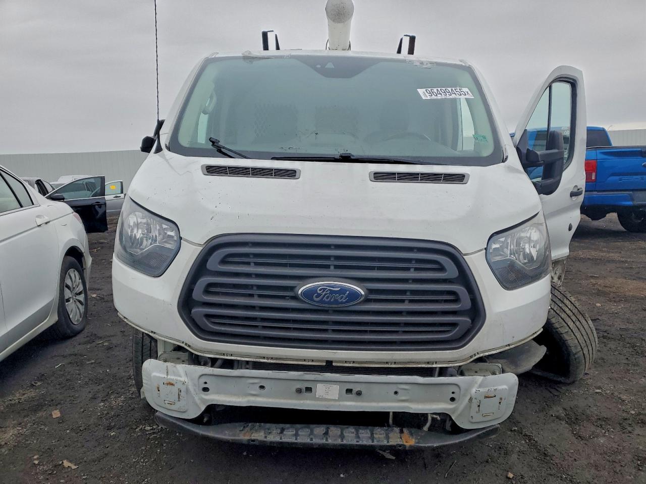 Ford Transit T-250 Image 8