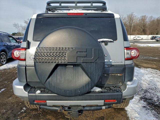 Toyota FJ Cruiser Image 11