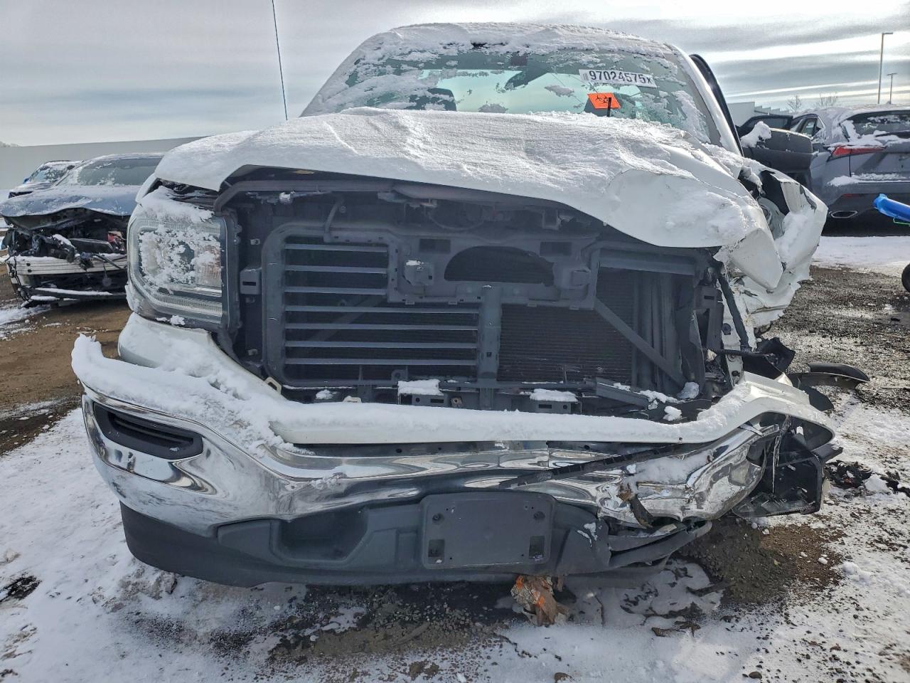 GMC Sierra C1500 Image 2