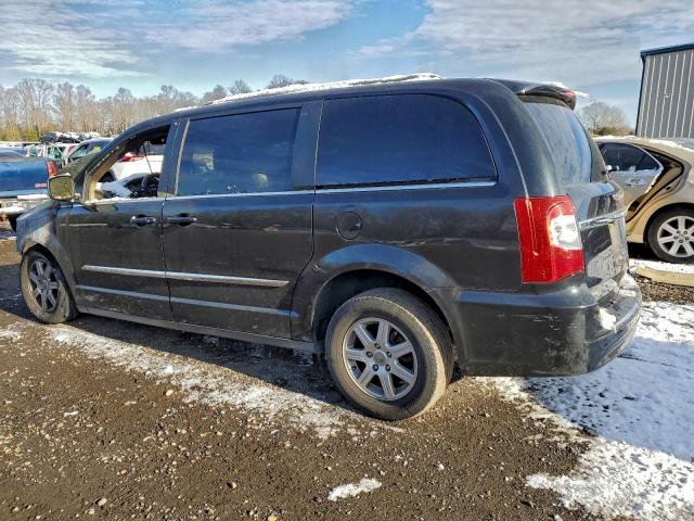 Chrysler Minivan Touring L Image 3