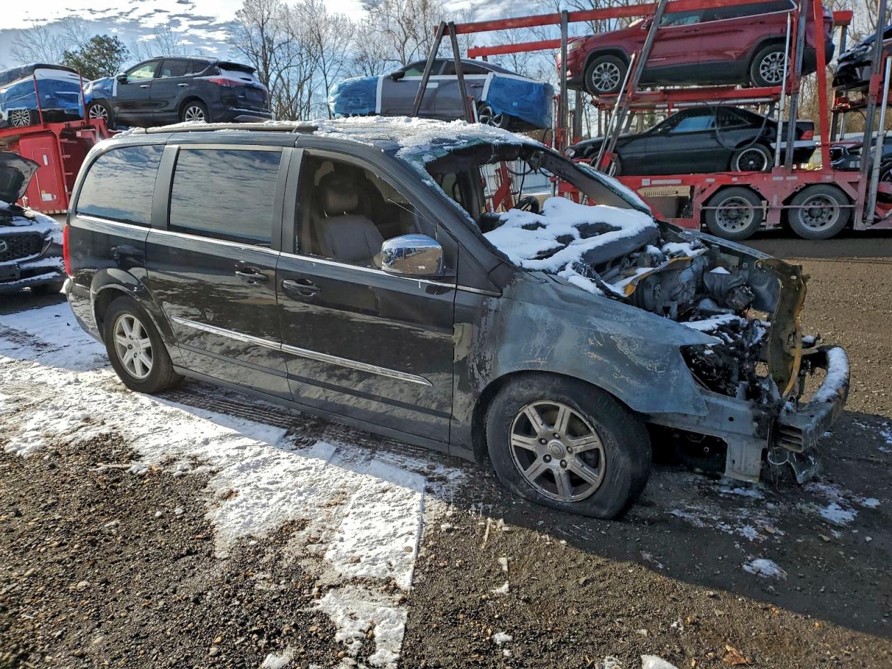 Chrysler Minivan Touring L Image 13