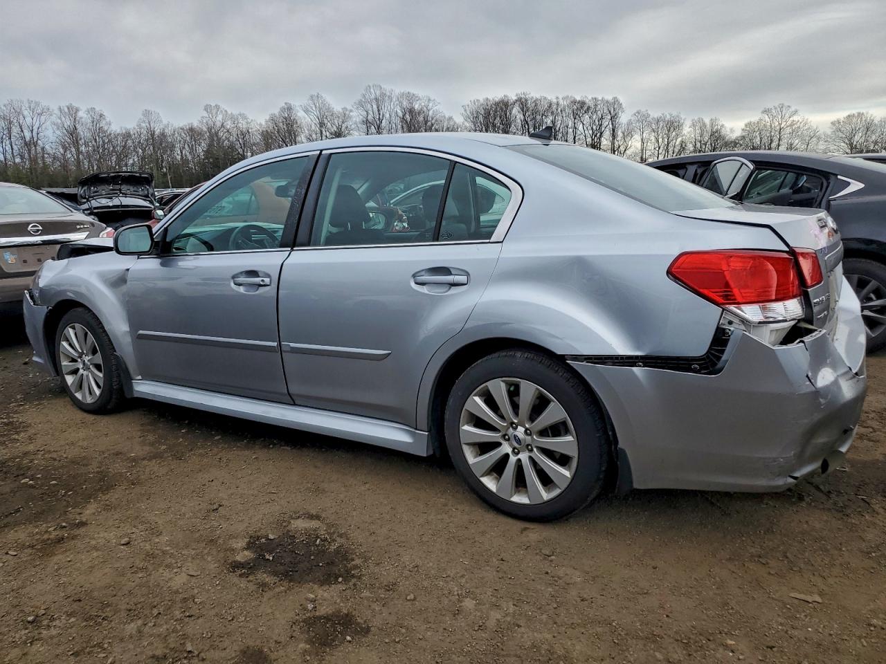 Subaru Legacy 2.5i Limited Image 10