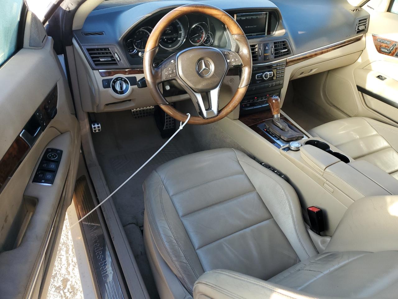 Mercedes-Benz E-Class 350 Image 11