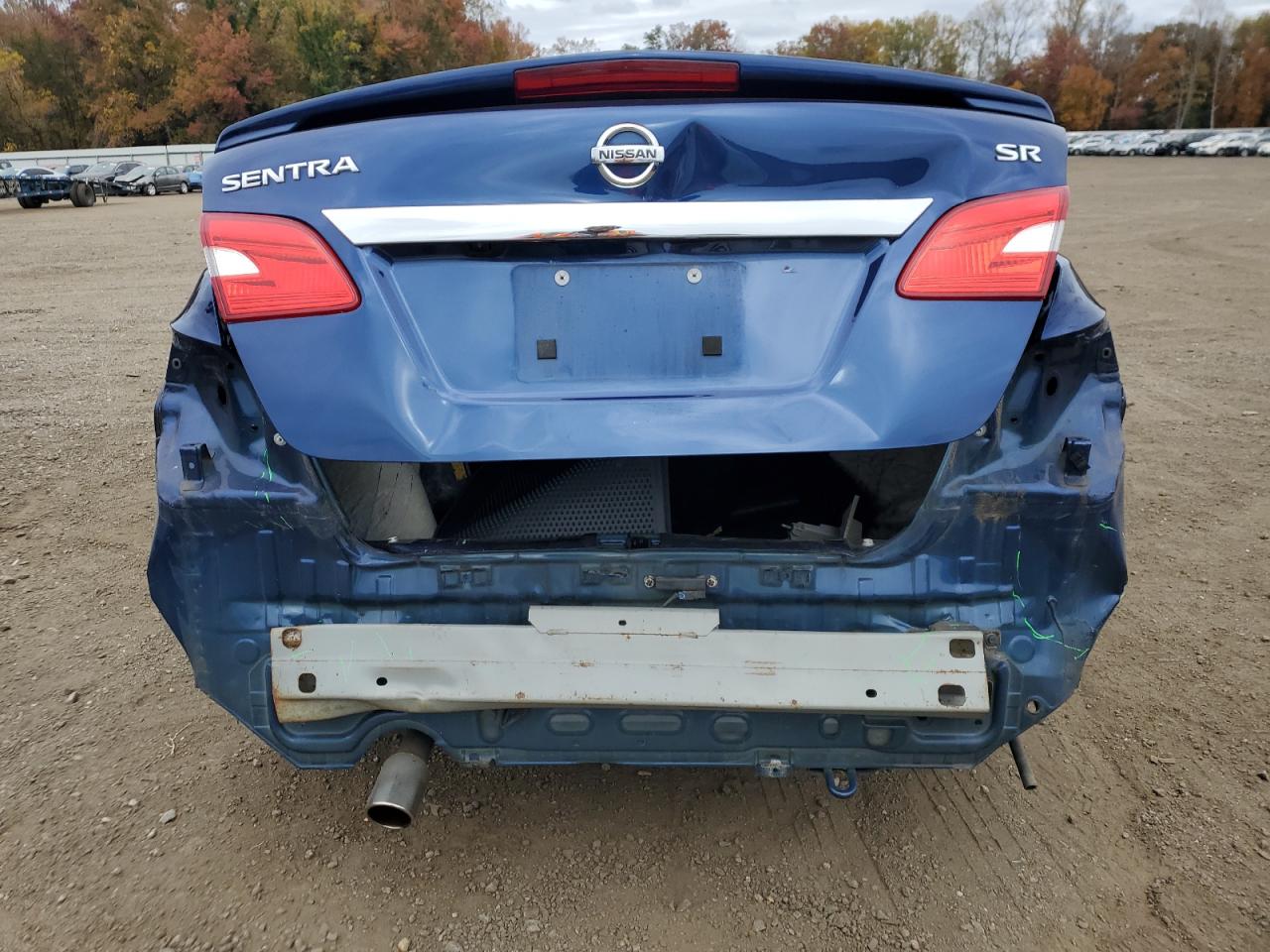 Nissan Sentra S Image 2