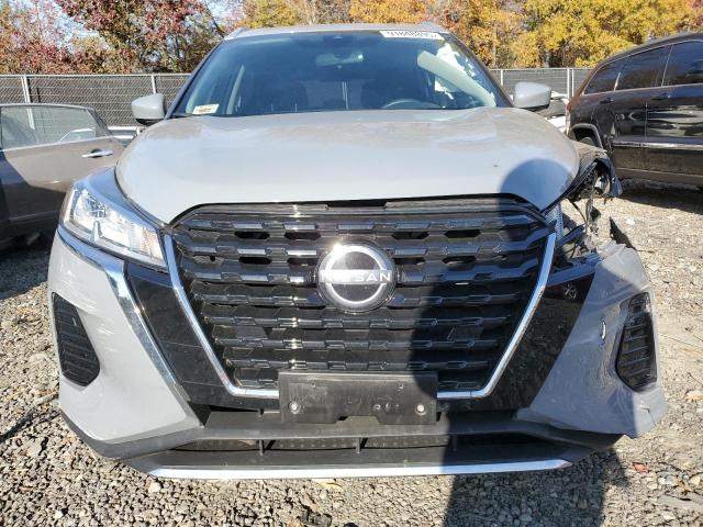 Nissan Kicks Sv Image 3