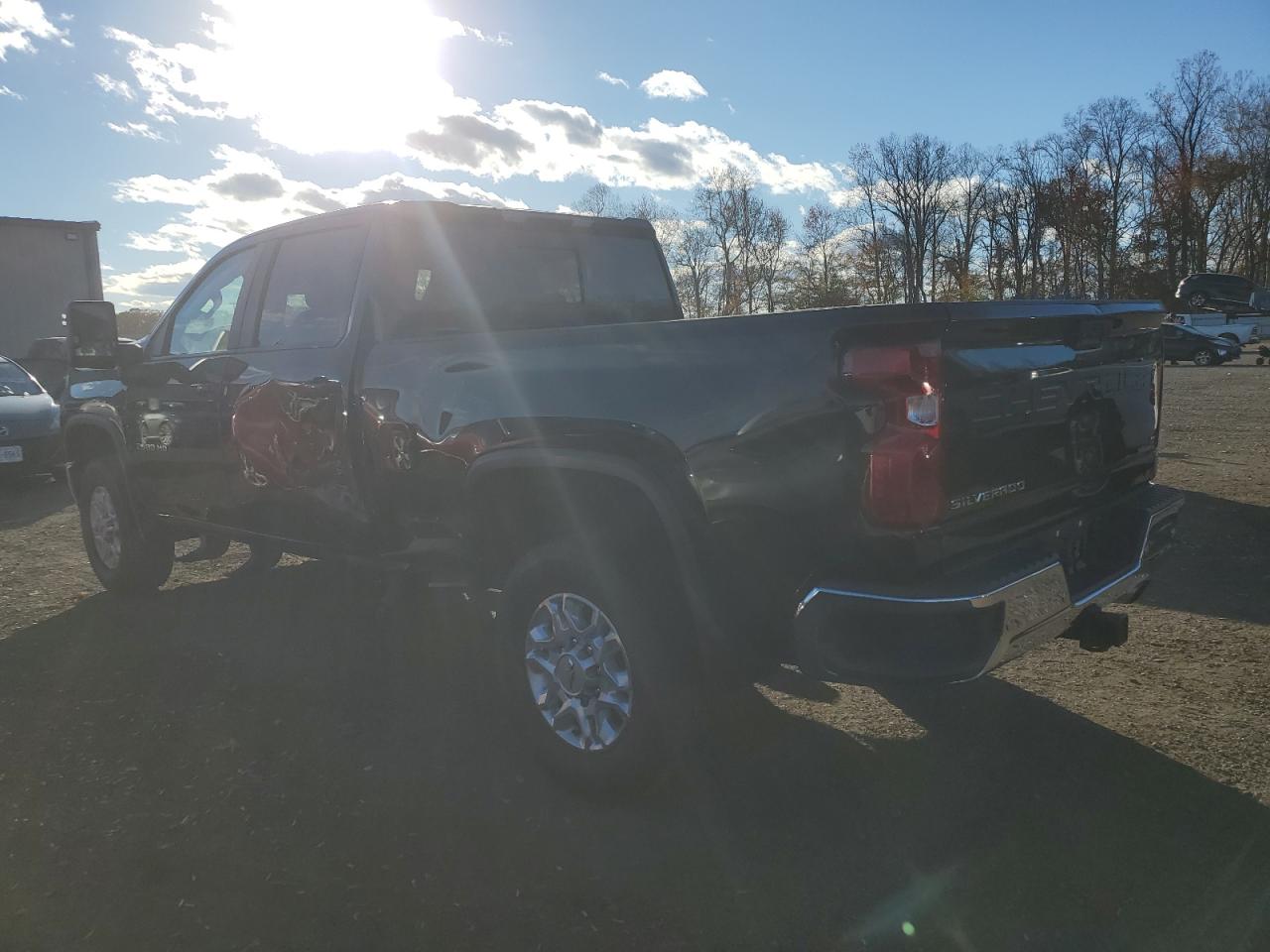 Chevrolet Silverado K2500 Heavy Duty Lt Image 2