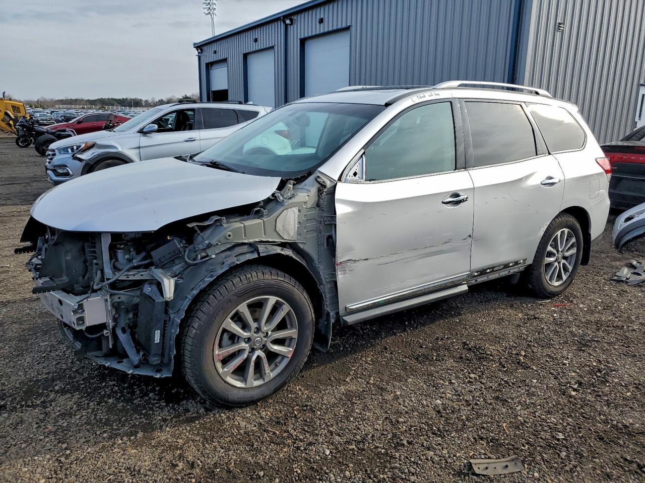 Nissan Pathfinder S Image 1