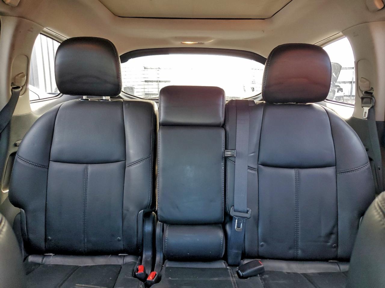 Nissan Pathfinder S Image 4