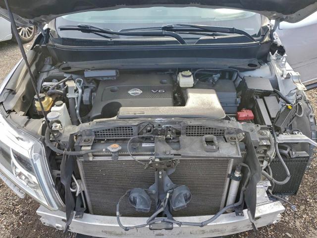 Nissan Pathfinder S Image 5