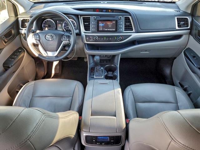 Toyota Highlander Le Image 6