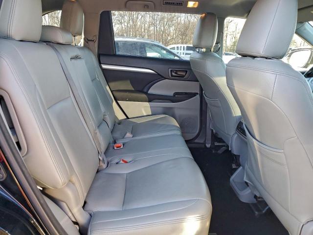 Toyota Highlander Le Image 2