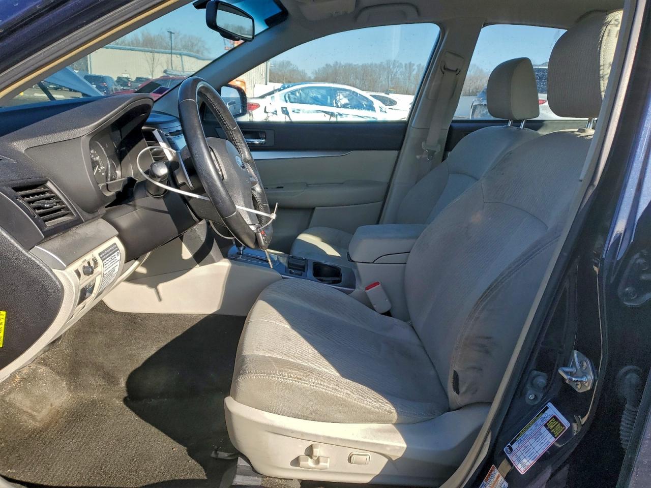 Subaru Legacy 2.5i Premium Image 2