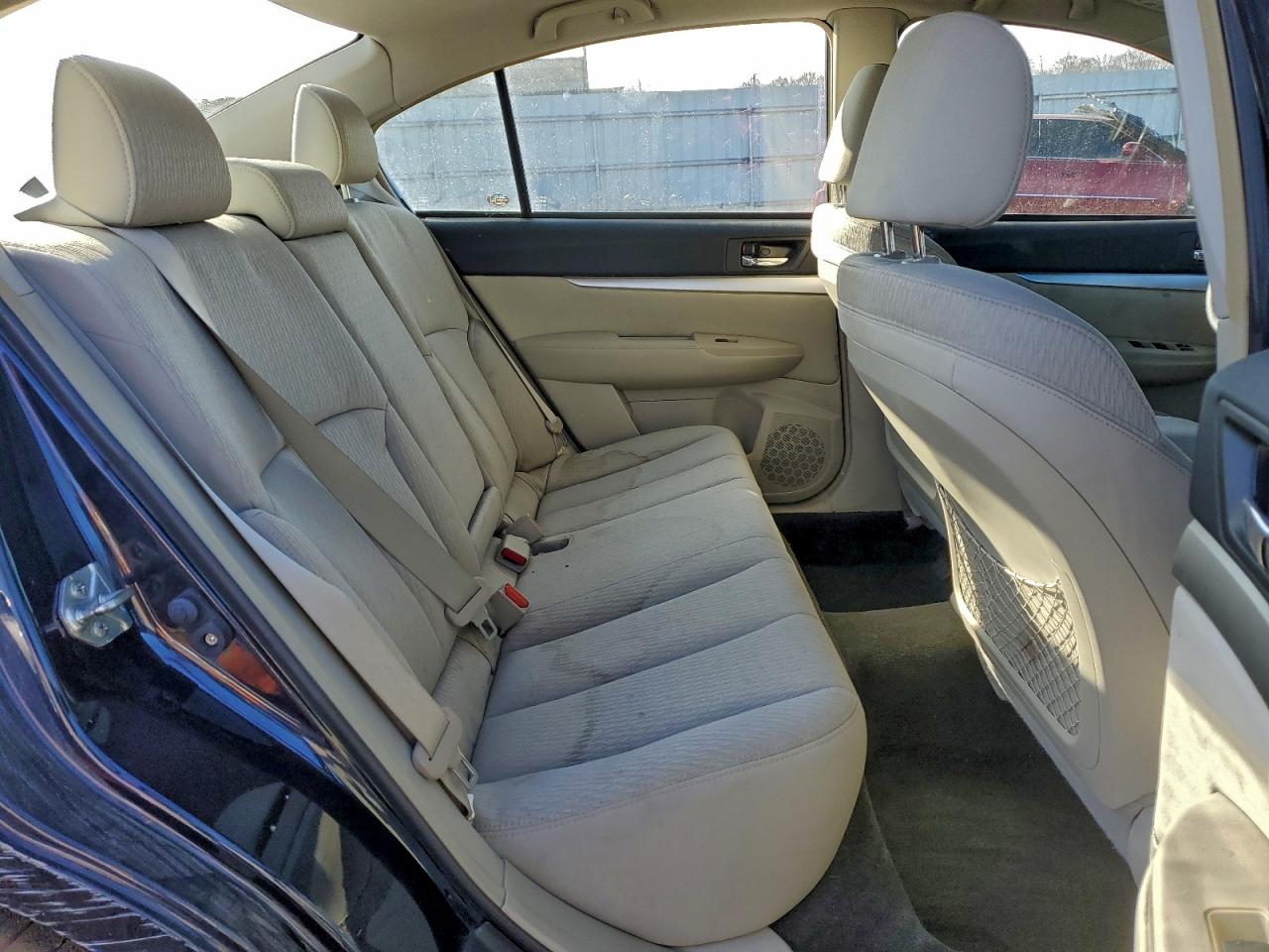 Subaru Legacy 2.5i Premium Image 10