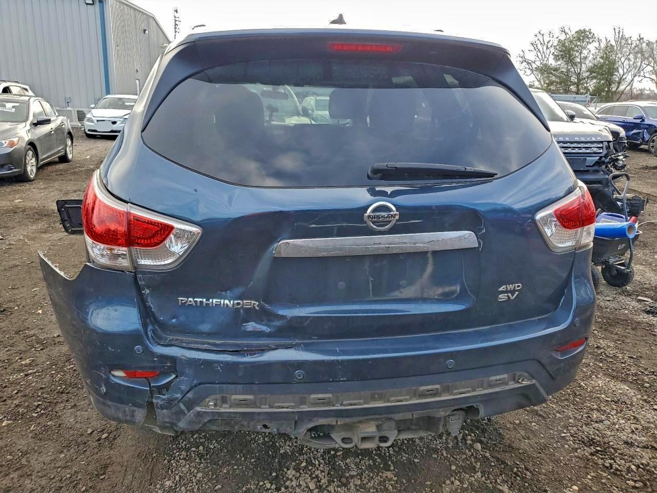 Nissan Pathfinder S Image 10