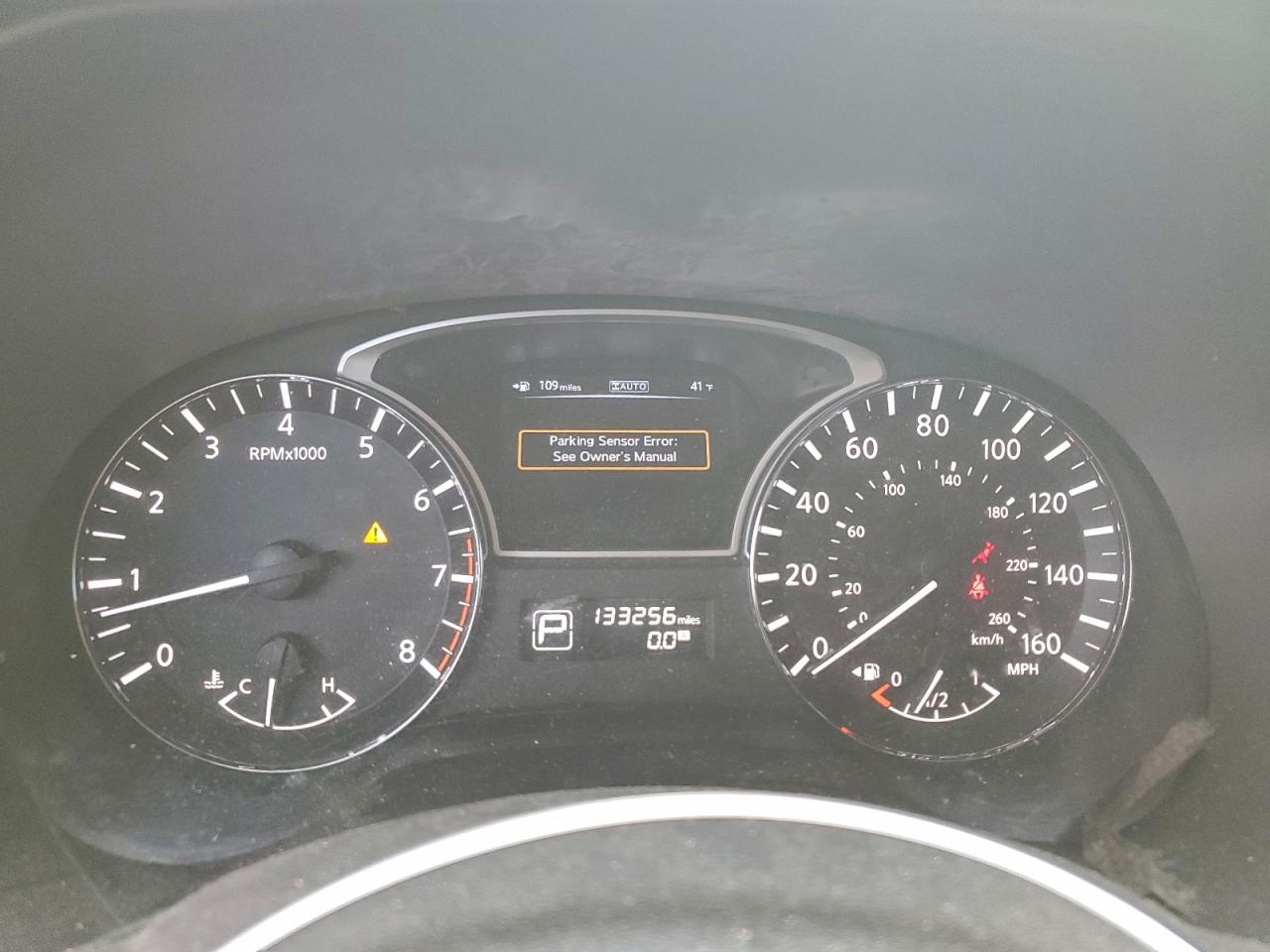 Nissan Pathfinder S Image 5