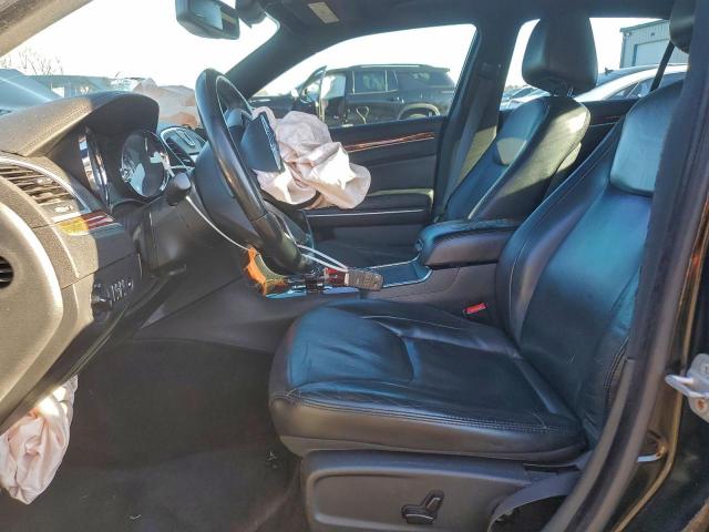 Chrysler 300 Image 11