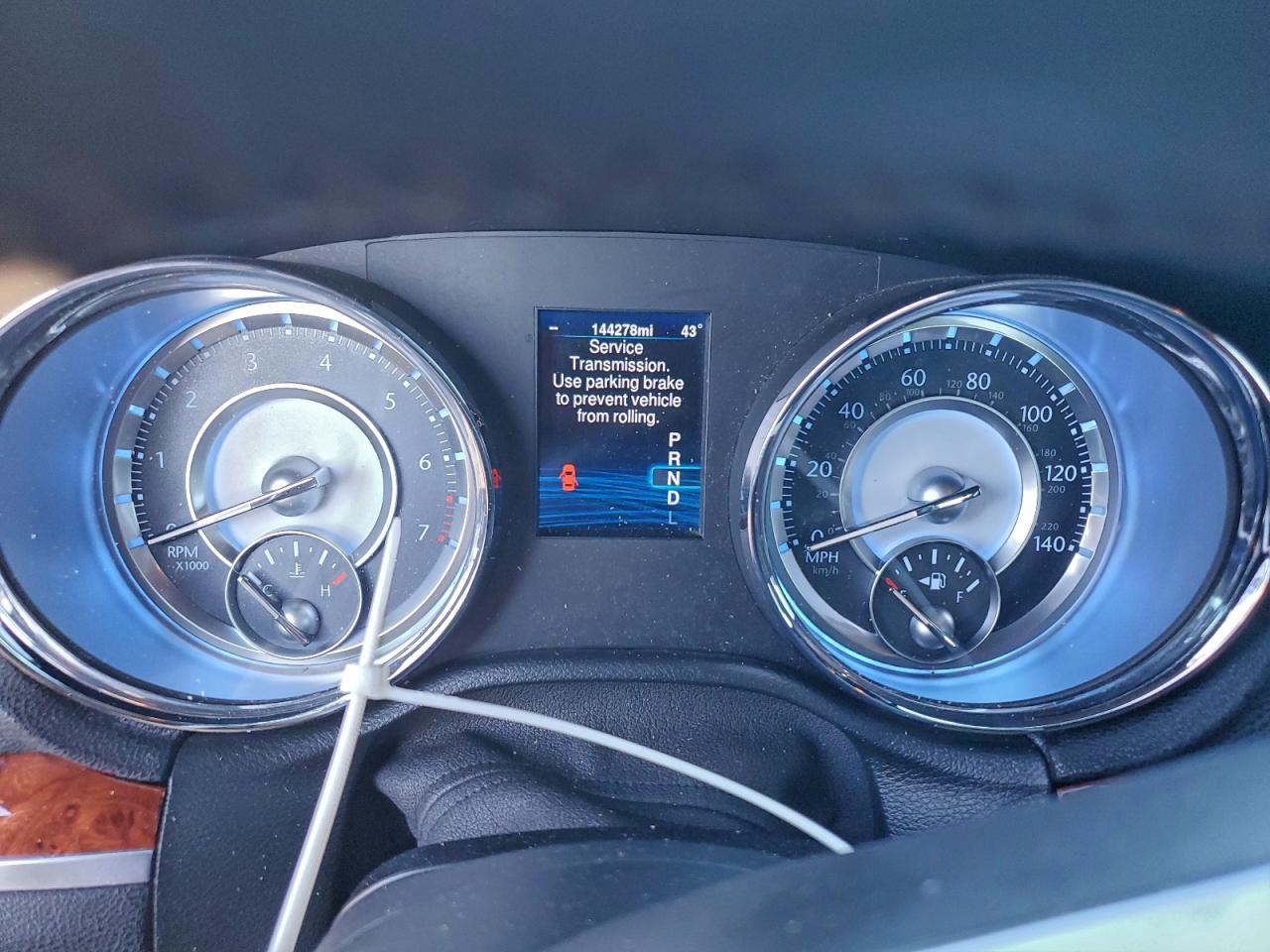 Chrysler 300 Image 7