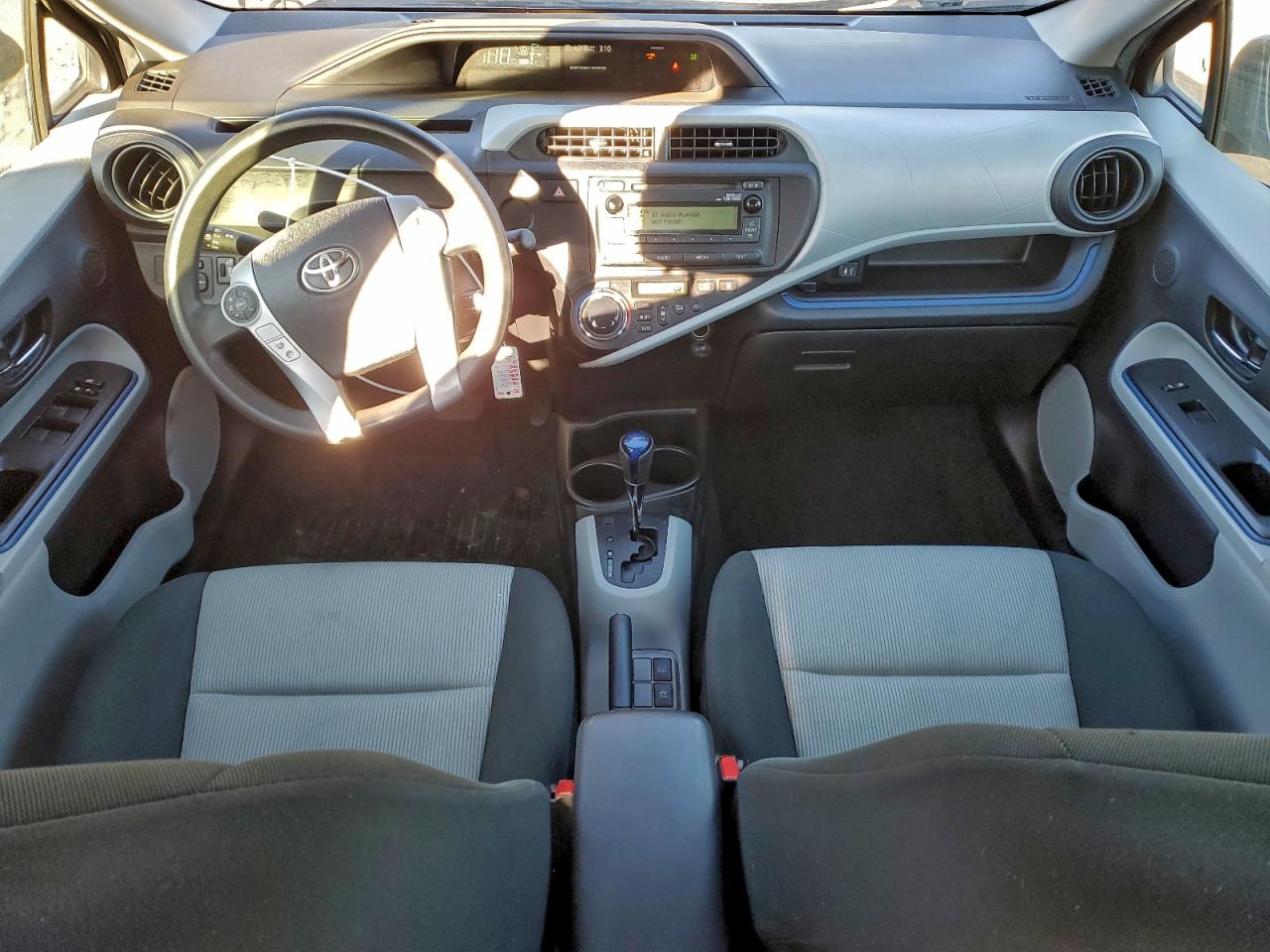 Toyota Prius Image 7