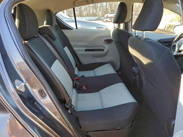 Toyota Prius Image 12