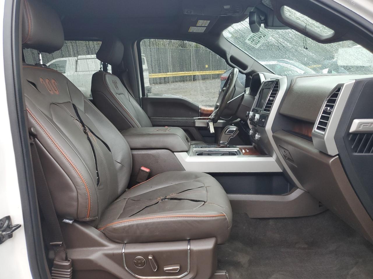 Ford F-150 Supercrew Image 11