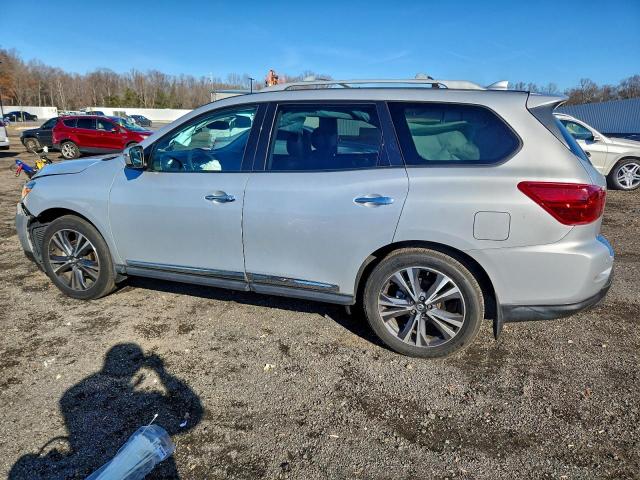 Nissan Pathfinder Platinum Image 3