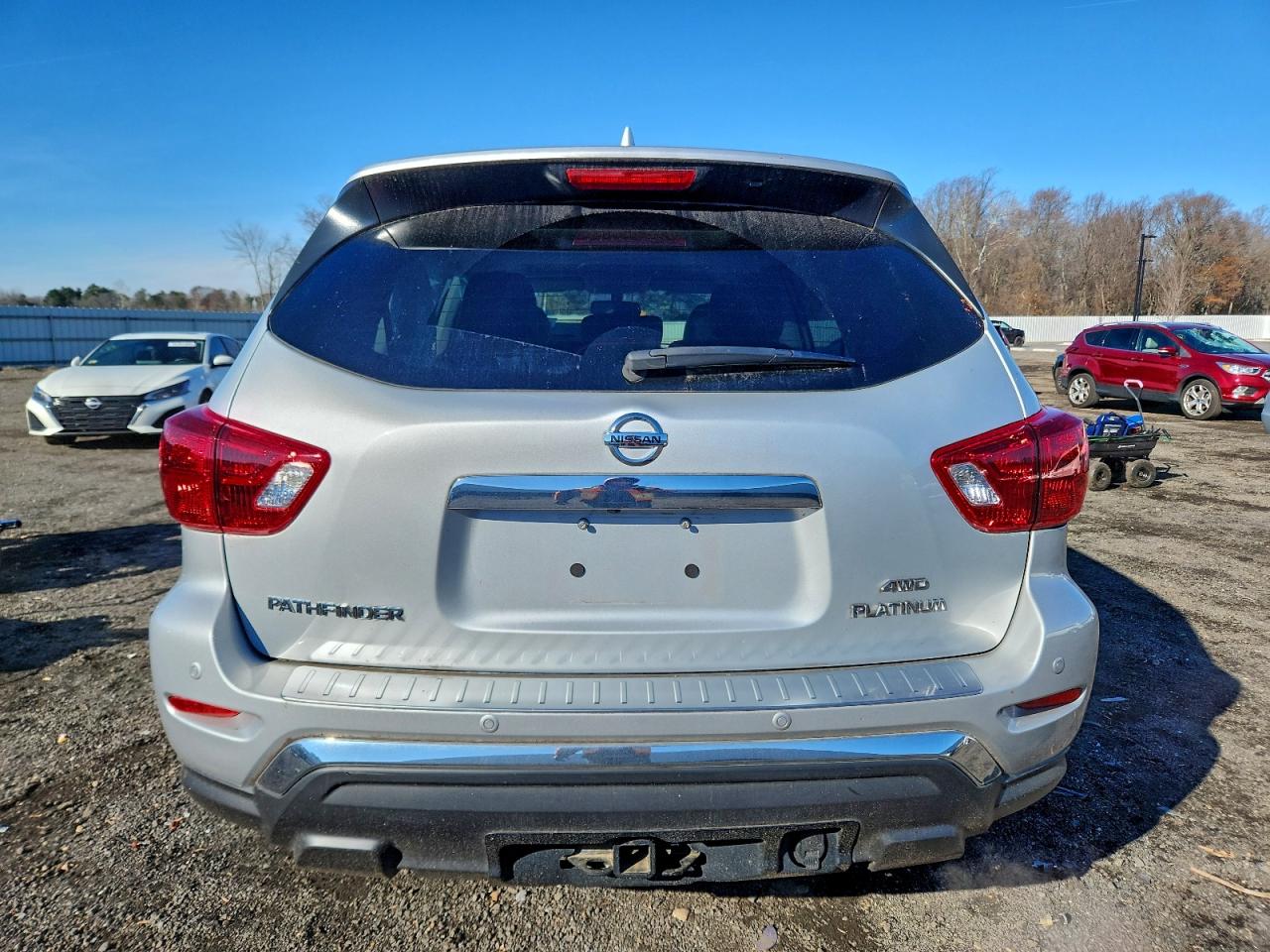 Nissan Pathfinder Platinum Image 5