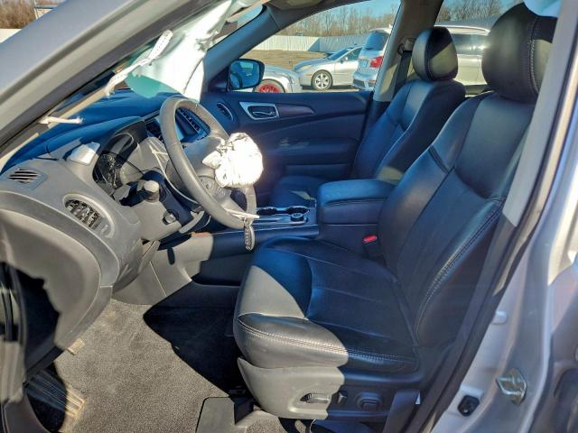 Nissan Pathfinder Platinum Image 10