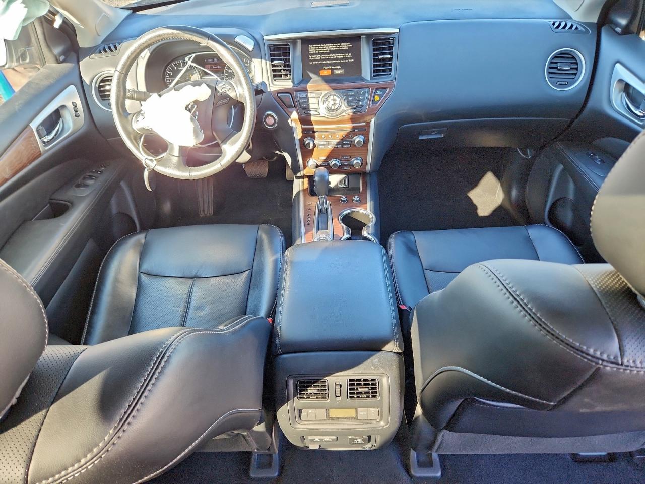 Nissan Pathfinder Platinum Image 6