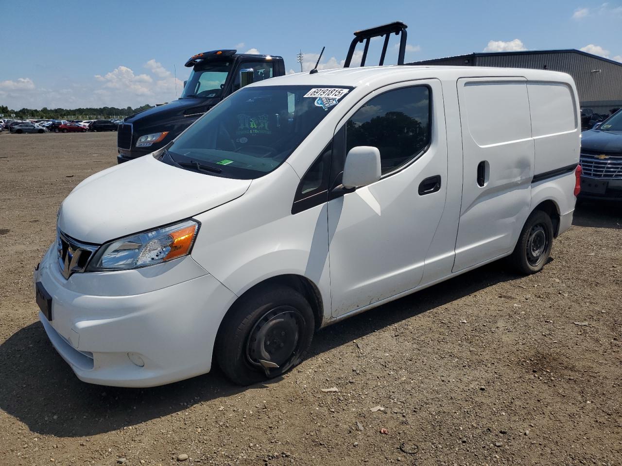 Nissan Nv 2.5s Image 1