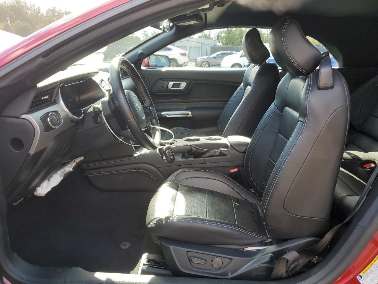 Ford Mustang Image 2