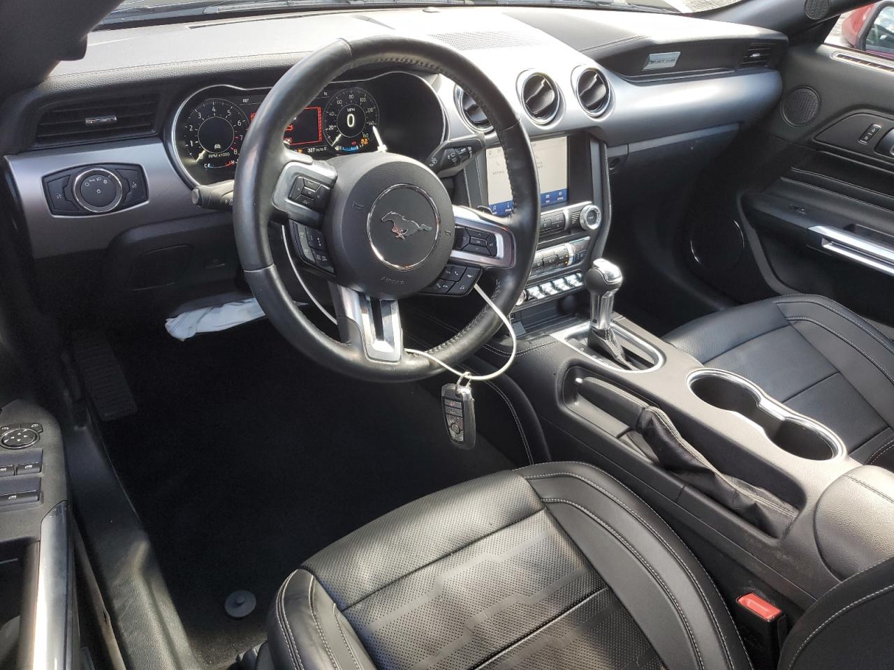 Ford Mustang Image 5