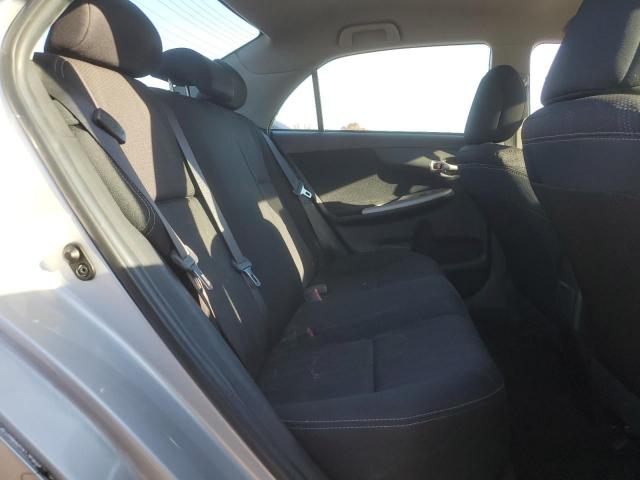 Toyota Corolla Base Image 10