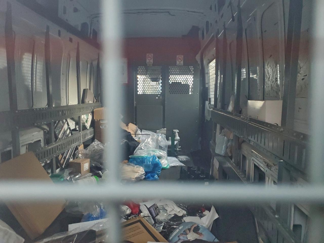 Ford Transit T-350 Image 8