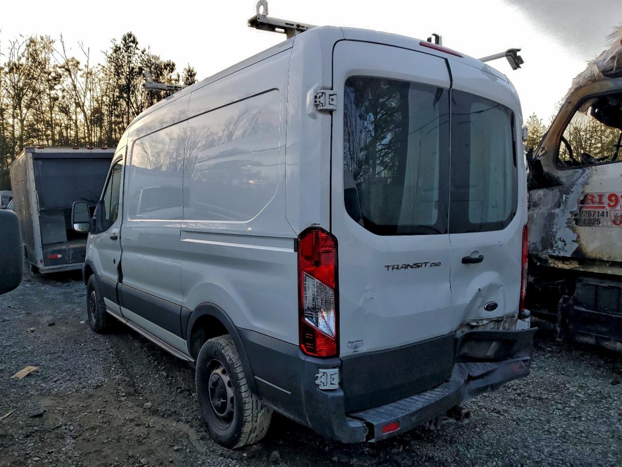 Ford Transit T-250 Image 3