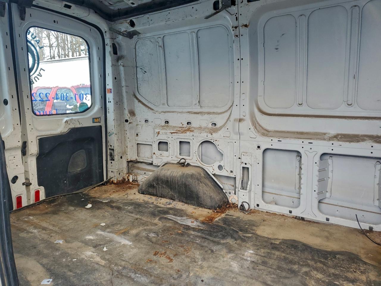 Ford Transit T-250 Image 6