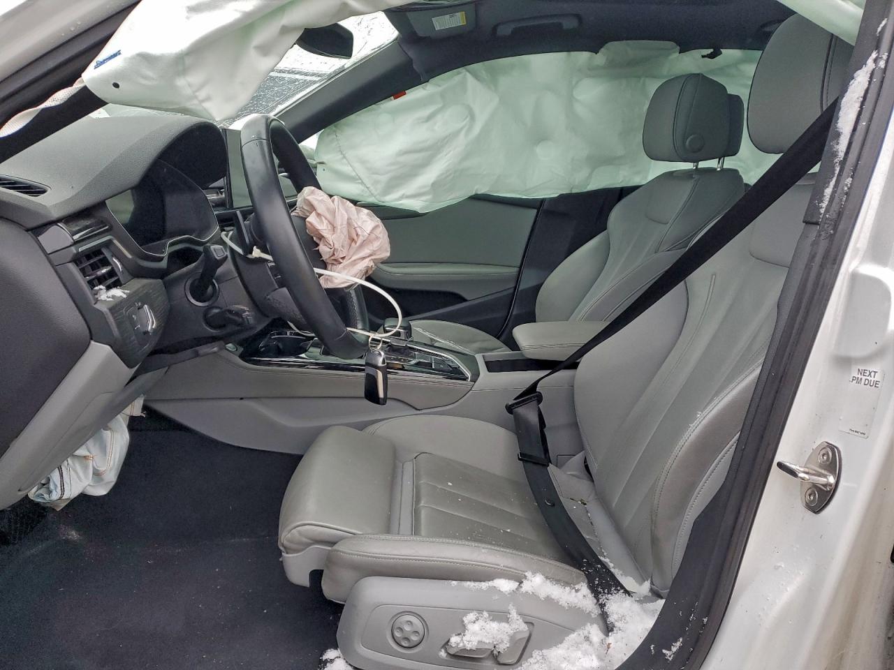 Audi A4 Premium Plus 45 Image 10