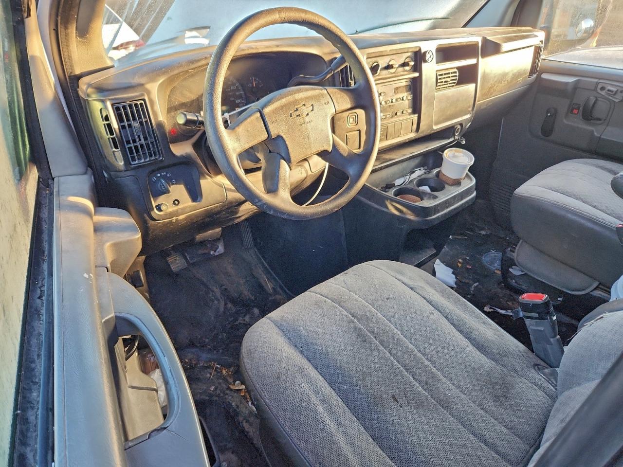 Chevrolet Express Image 11