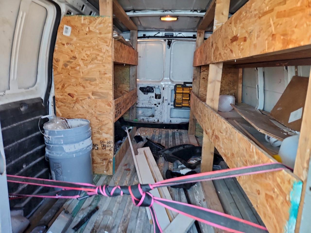 Chevrolet Express Image 12