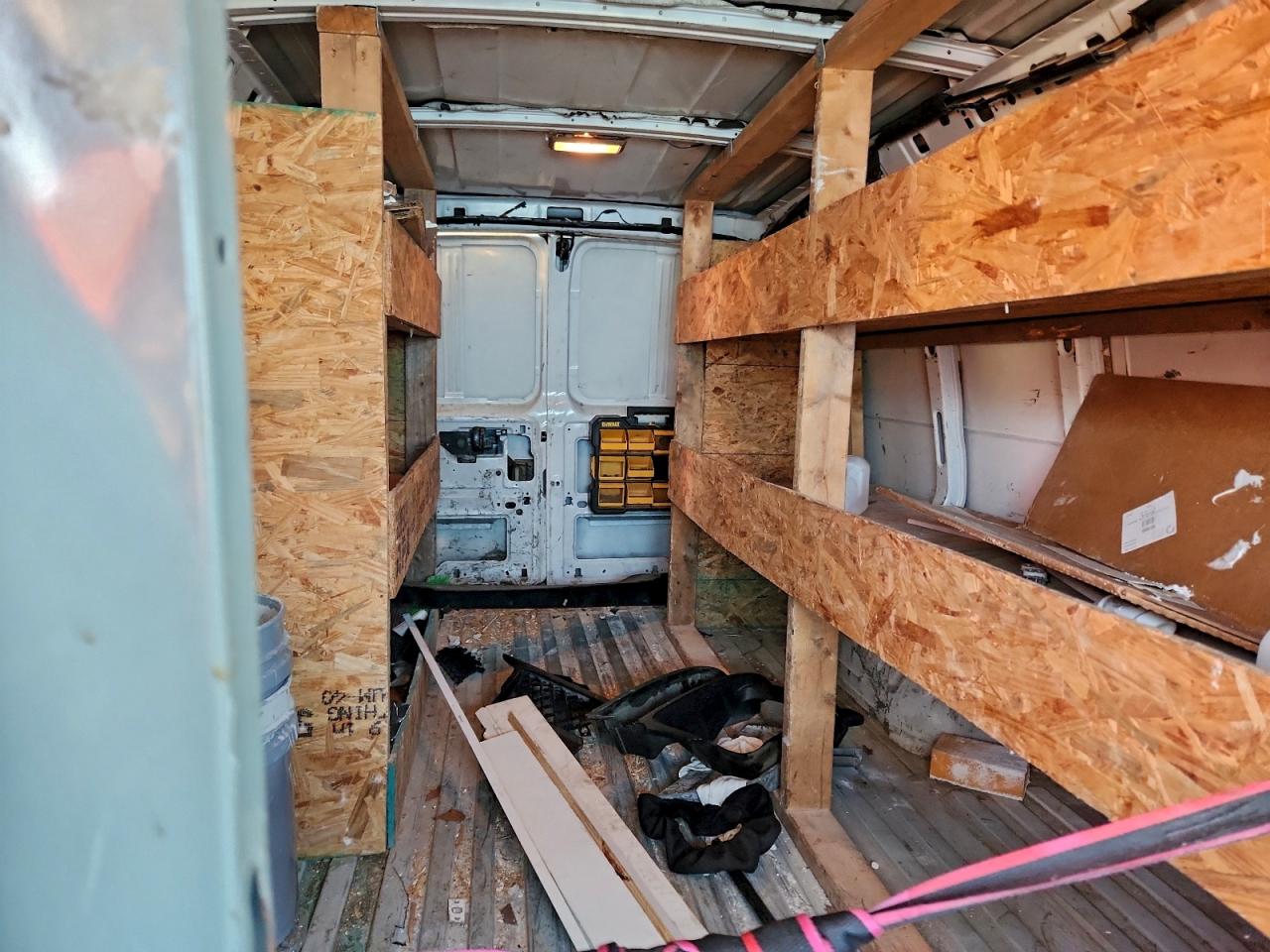 Chevrolet Express Image 13