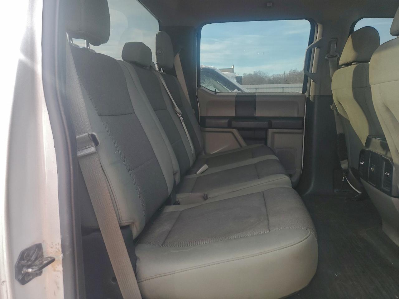 Ford F-150 Supercrew Image 7