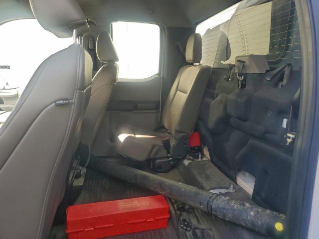 Ford F-550 Super Duty Image 9