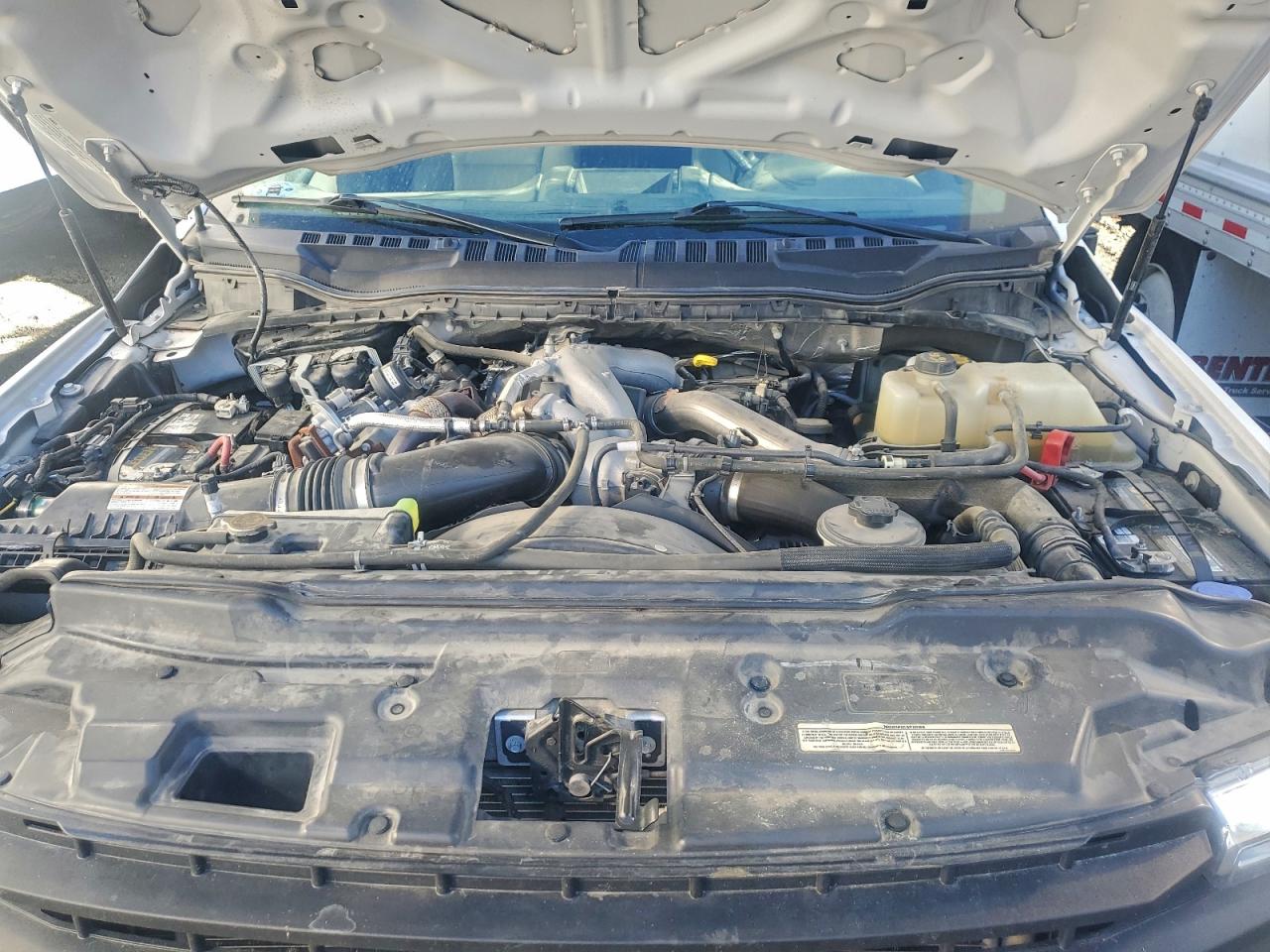 Ford F-550 Super Duty Image 11