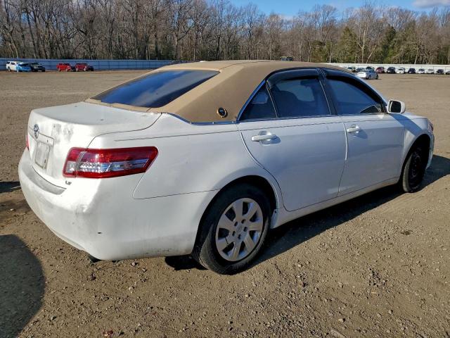 Toyota Camry Base Image 2