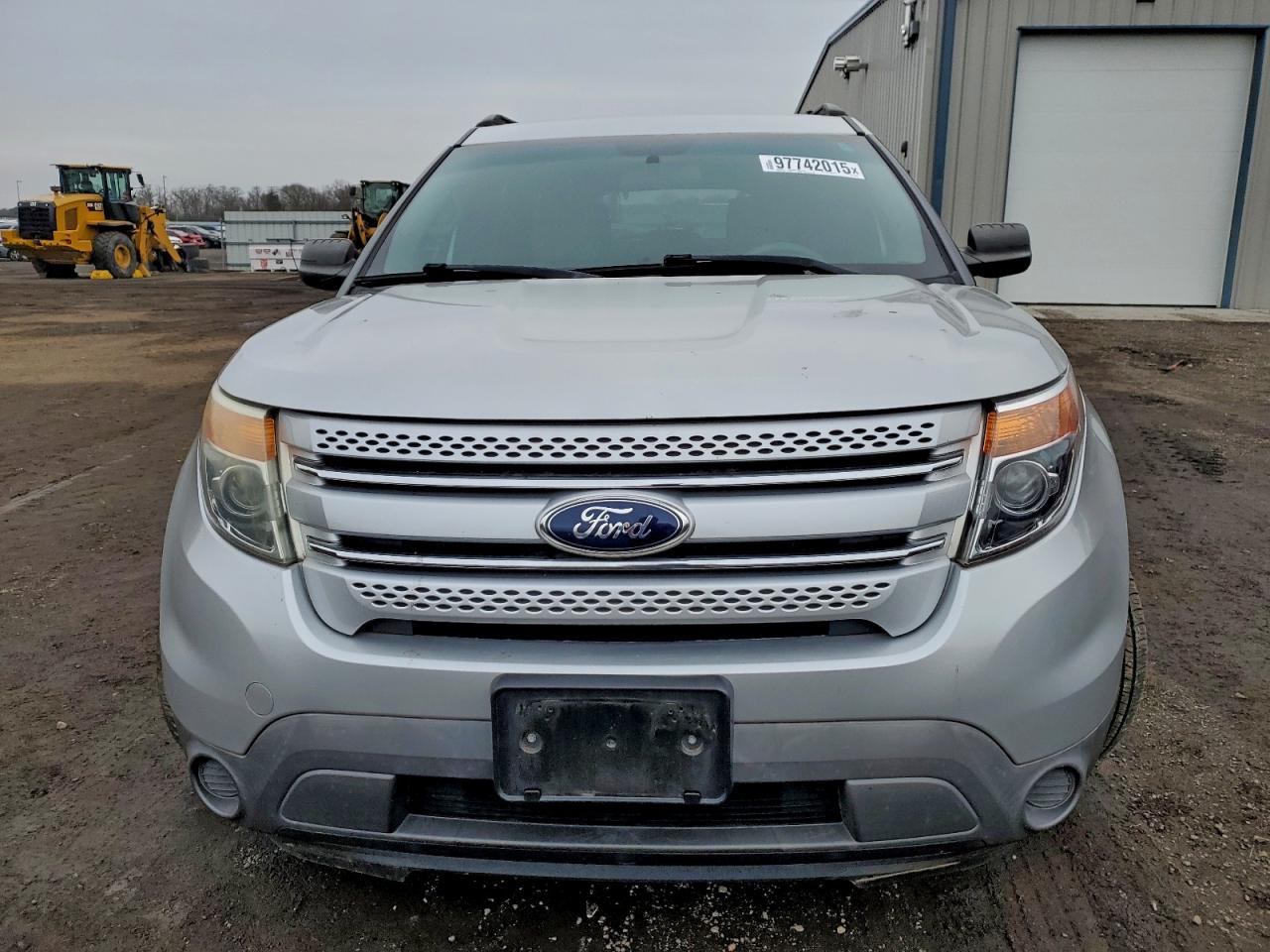 Ford Explorer Image 2