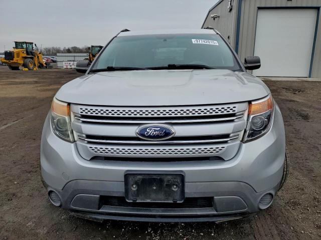 Ford Explorer Image 2
