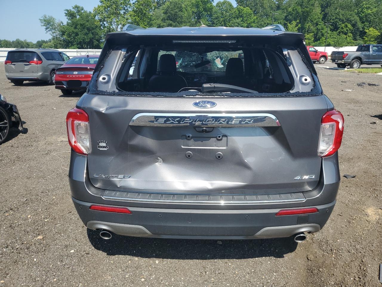 Ford Explorer Limited Image 4