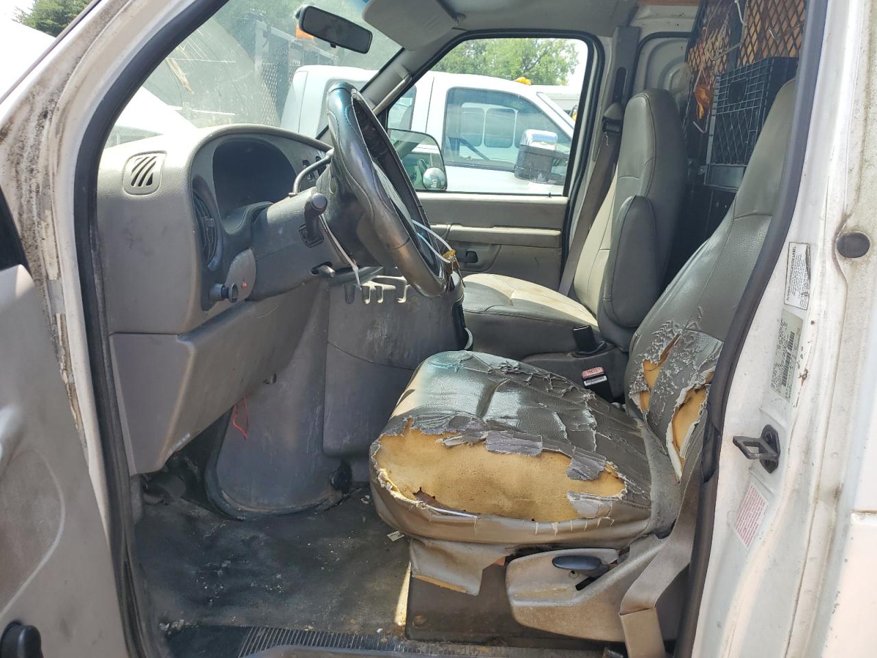 Ford Econoline E350 Super Duty Van Image 8